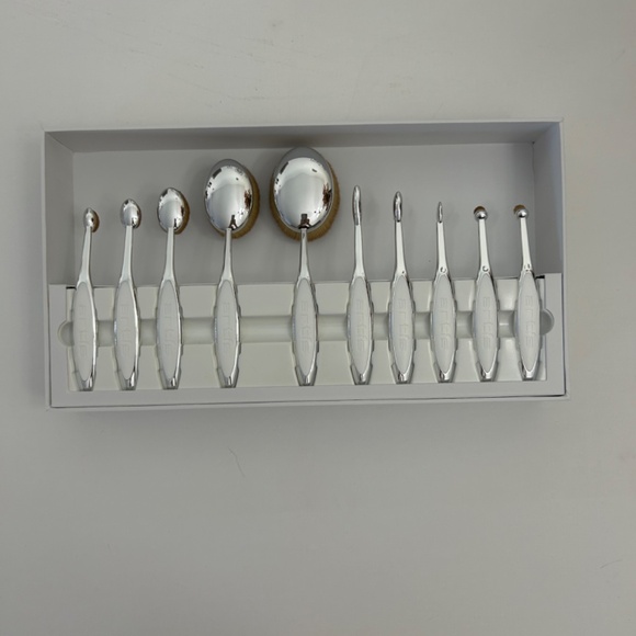 Artis Elite Collection Mirror Finish 10-Piece Makeup Brush Set. - Picture 2 of 3